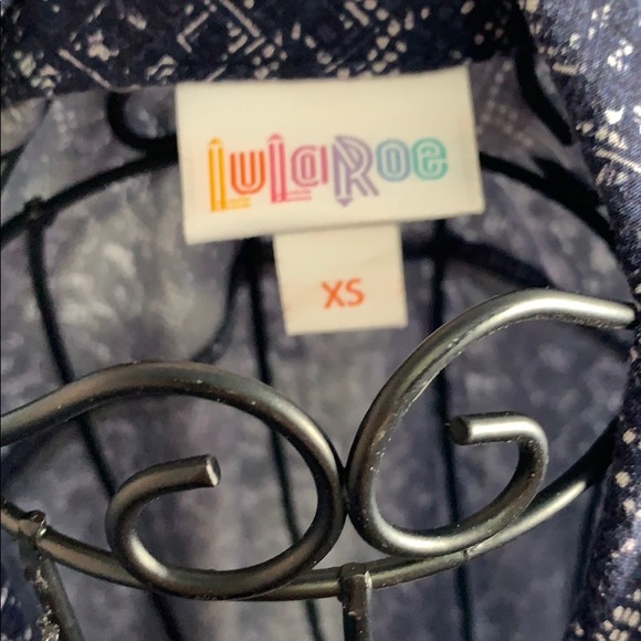 Lularoe Amy blue leopard lace button up xs - Picture 4 of 4